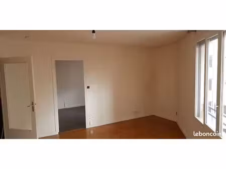 t2 53m² balcon + parking + cave à lyon 3