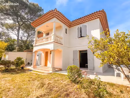 villa familiale de caractère avec appartement indépendant de 199m² – terrain plat de 1 687