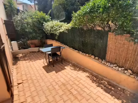 appartement carqueiranne avec terrasse