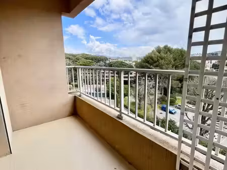 studio 1 pièce 30 m²
