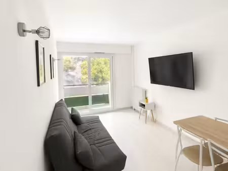 studio étudiant avec balcon 19m2 tout équipé