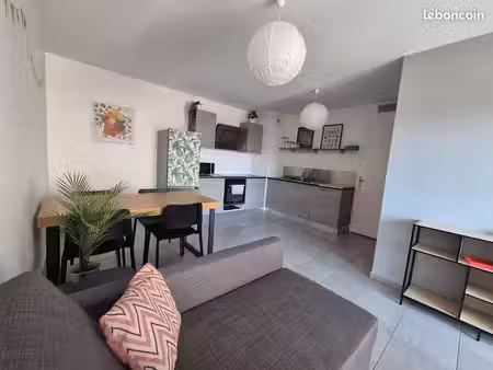 superbe t3 meublé avec terrasse à louer 56m2 quartier pont des planches proche des commerc
