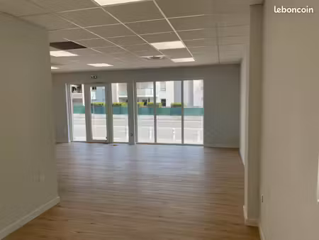 local neuf 58 m²