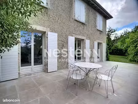 propriété 6 pièces 143 m²
