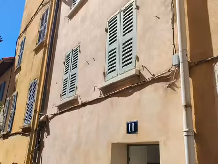 à louer – maison de ville meublée de 43 m² – centre de hyères
