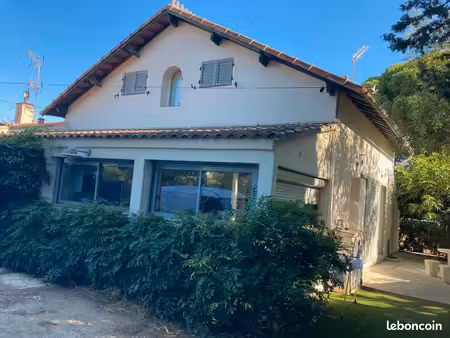 maison  avec beaucoup de charme   4 pièces 135 m2 terrain 308 m2