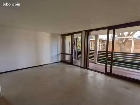 grand t2 de 56 m2 la coupiane possibilité t3