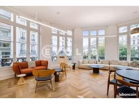 bureau 370 m²
