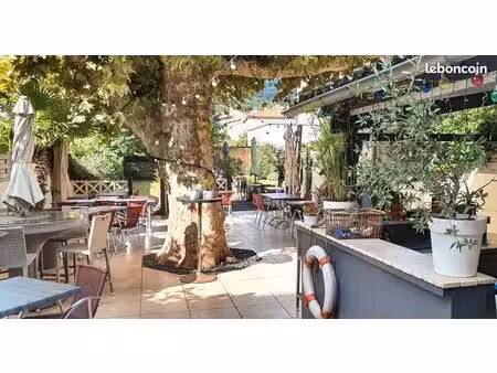 restaurant de charme avec jardin-terasse