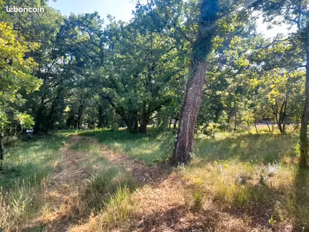 terrain 1 700 m² neoules