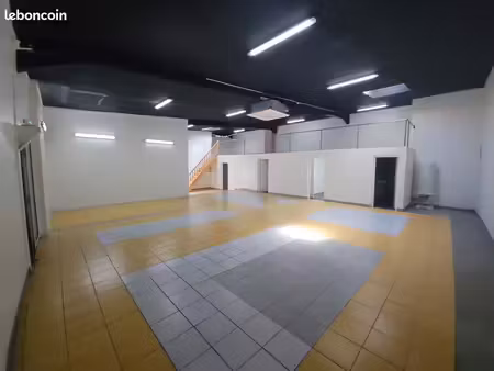 a louer-local commercial style loft