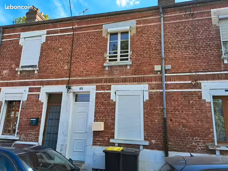 chauny - maison de ville - t4 de 78 m² avec jardin