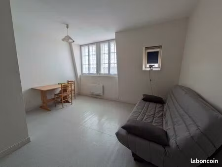 studio 1 pièce 22 m²
