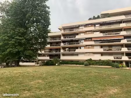 ecully location sale de soin