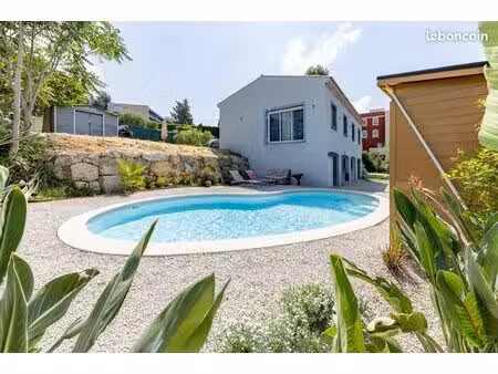villa 6 pièces 185 m²