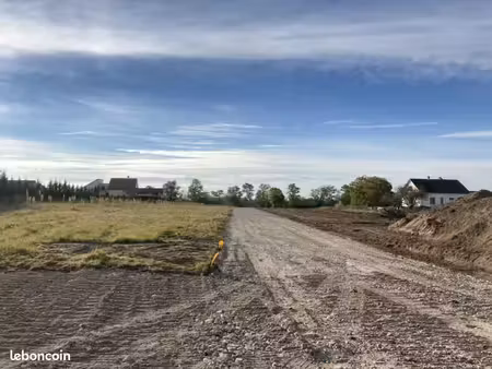 terrain 700 m² avermes