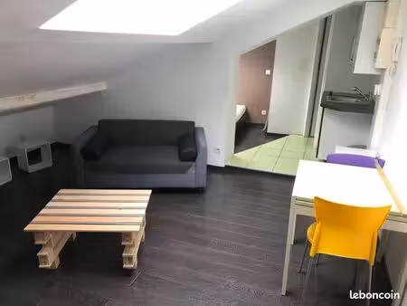 appartement studio meublé proche de l'iut  de la fac  du lycée