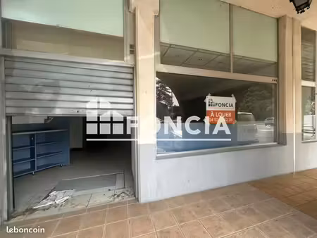 local commercial 59 m²