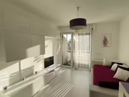 magnifique studio meublé proche douane