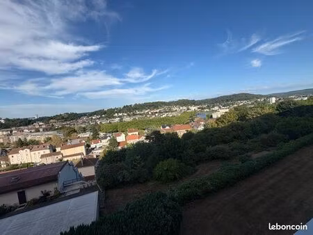 appartement en duplex lumineux et traversant
