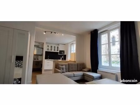grand studio lumineux  loué meublé  29m² en rdc et au centre de forges les bains