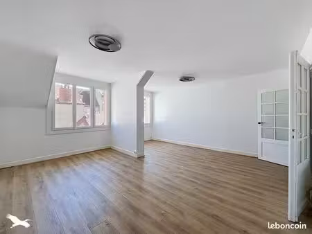 immeuble 253 m² neris les bains