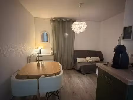 laval studio avec parking privé