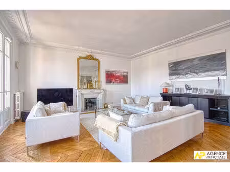 le chesnay limite versailles rive-droite appartement 7 pièces 271 m² carrez situé au 3ème 