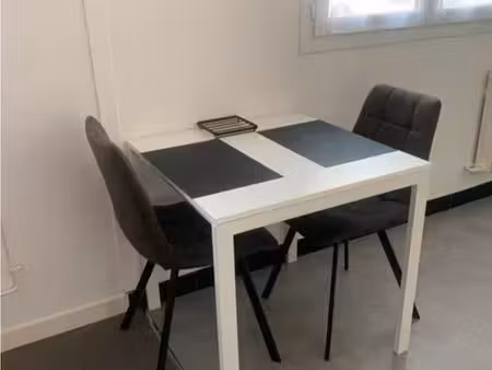 studio meublé tout confort-proche commerces  idéal étudiant