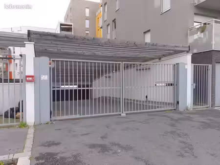 parking sécurisé avec vidéo surveillance