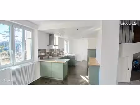 belle maison rénovée à louer