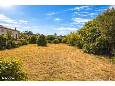 terrain 480 m² six fours les plages