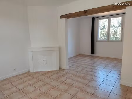 appartement lumineux et climatisé dans maison