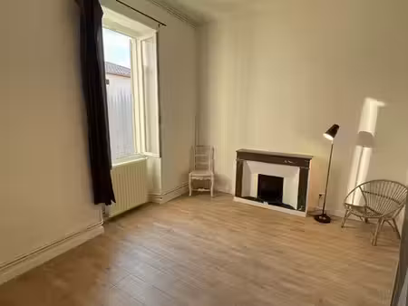 grand t4 104 m² avec parking - nîmes centre - ancien rénové  calme
