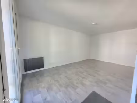 appartement t2 de 50 m² 540 charges comprises