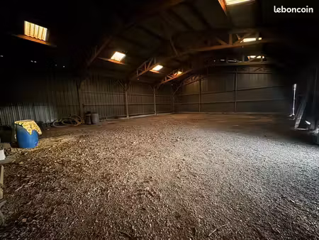 hangar 100m2