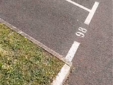 parking - disponible immédiatement 50/mois