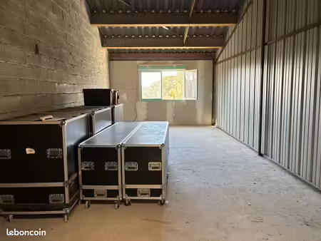 local 180 m² roquebrune-sur-argens