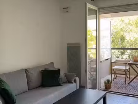 t2 meublé avec térasse