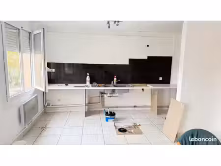 f 3