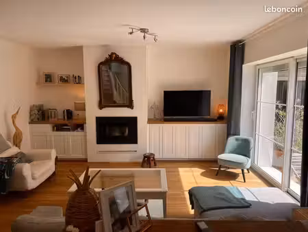 maison 150 m² – 5 chambres – jardin – terrasse – 2 stationnements – saint-désirat