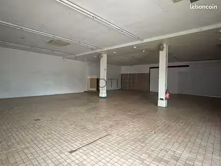 local 180 m² capendu