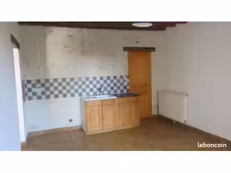 maison de bourg à louer sur la commune de contigné