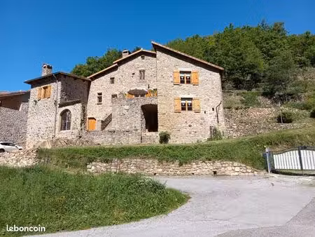 mas de caractère