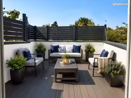 charmant pavillon 8 pièces avec terrasse et cour