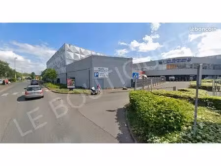 boutique 644 m² boussy st antoine