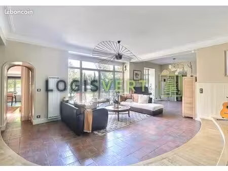 propriété 11 pièces 351 m²