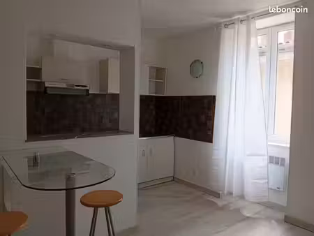 location a l année saint affrique