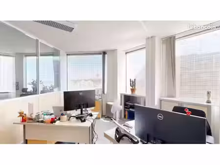 bureaux 975 m²