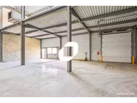 local d'activité 530 m²